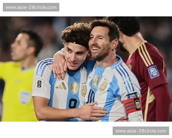 阿根廷阿尔瓦雷斯战术价值最大化 伪九号角色激活体系